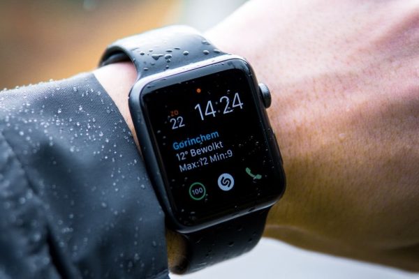 Apple Unveils Smartwatch With a Focus on Fitness